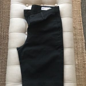 Boys black Volcom shorts size 28 waist (sz 14-16)